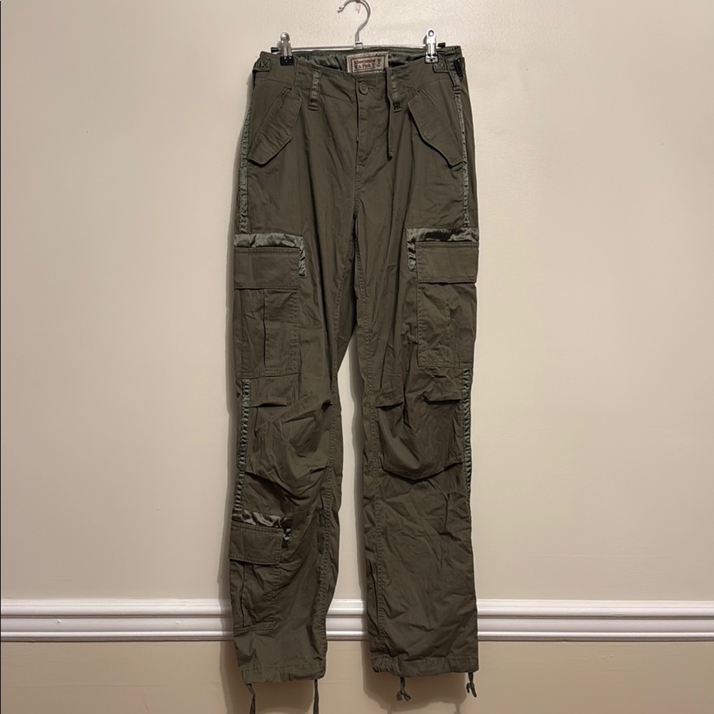 Vintage Y2K Abercrombie green cargo pants with silk detailing